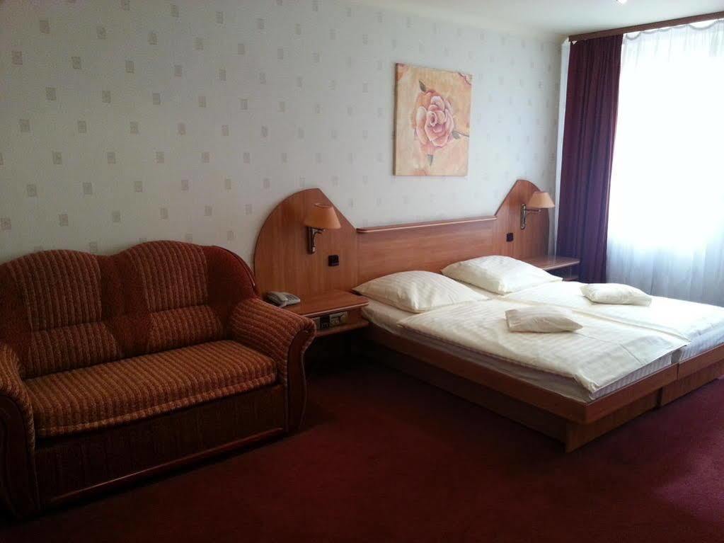 Hotel Texicana Sulechów 外观 照片